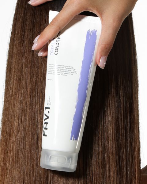 Розгладжуючий кондиціонер FAV.1 TOTAL FLAT CONDITIONER 250ml